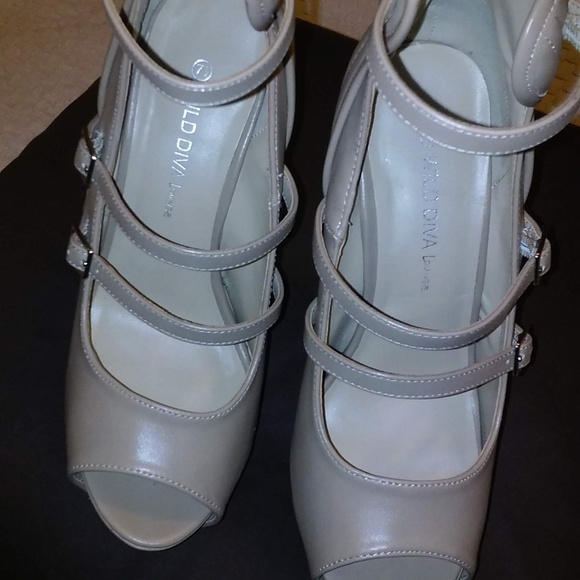 Wild Diva Stiletto Heels (Natural Color) - NWOT - Picture 6 of 7